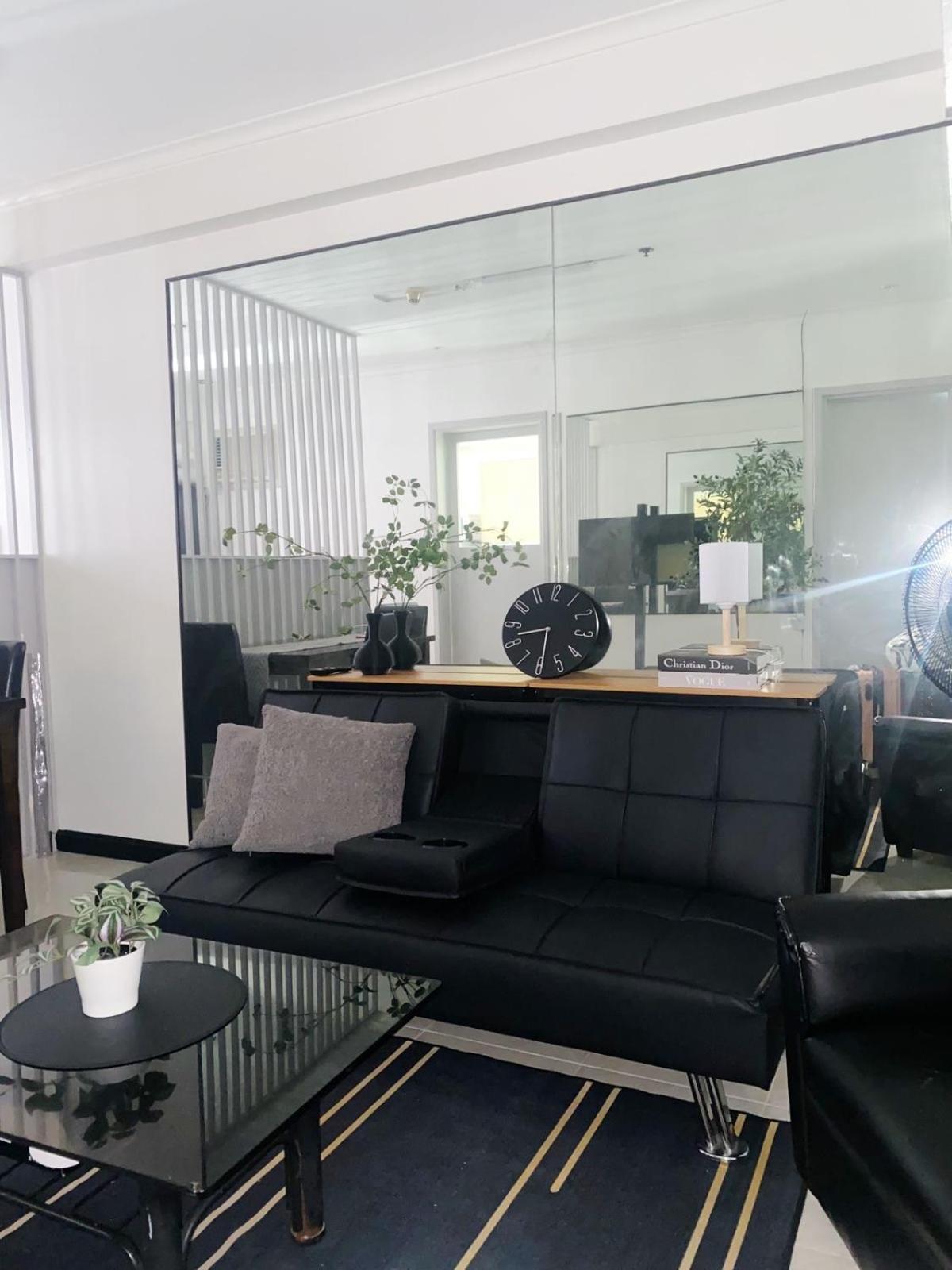 Cozy 2-Bedroom At South Of Market Soma Bgc Near Sm Aura, Market! Market! & Bonifacio High Street ตากิก ภายนอก รูปภาพ