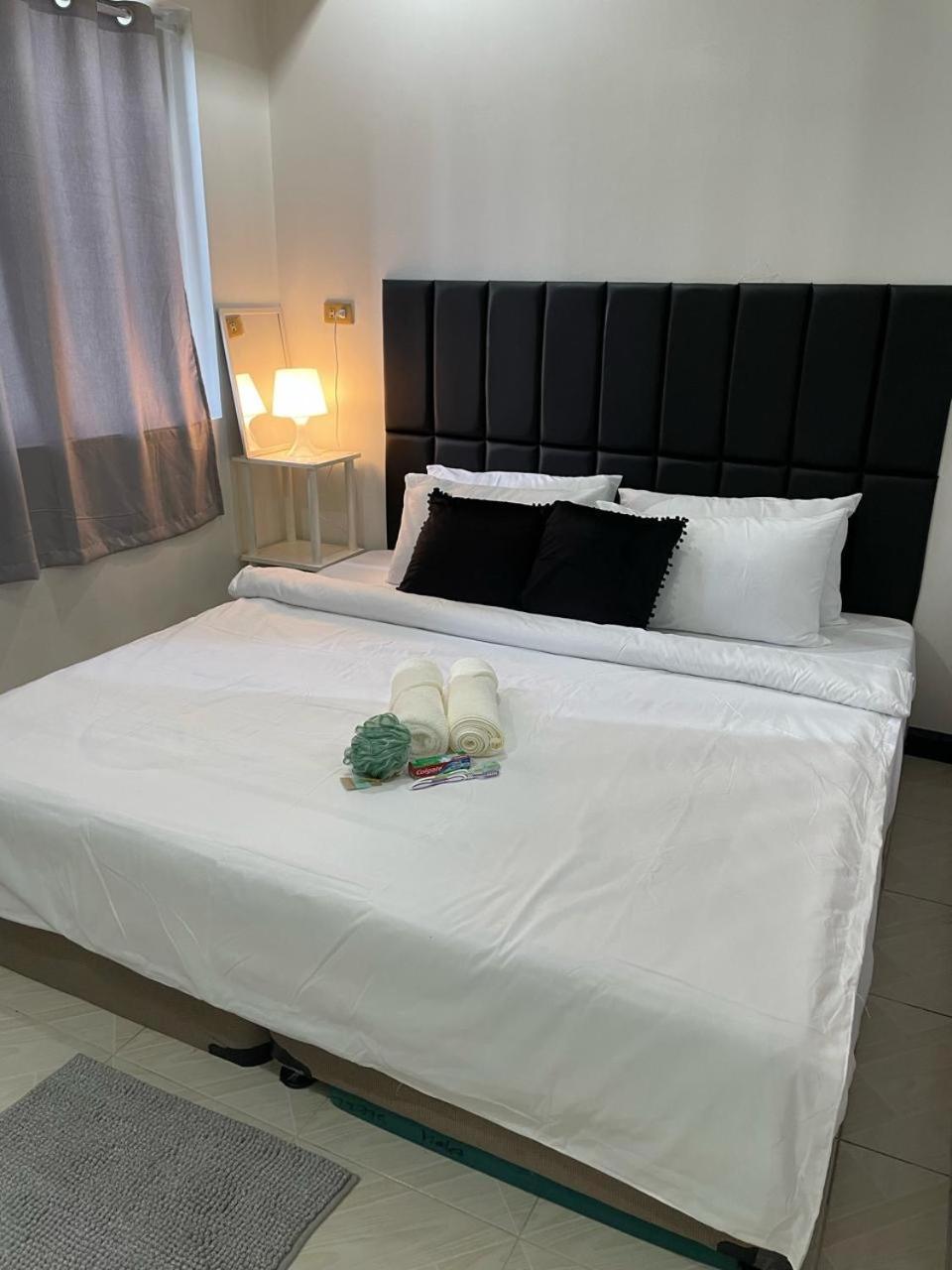 Cozy 2-Bedroom At South Of Market Soma Bgc Near Sm Aura, Market! Market! & Bonifacio High Street ตากิก ภายนอก รูปภาพ